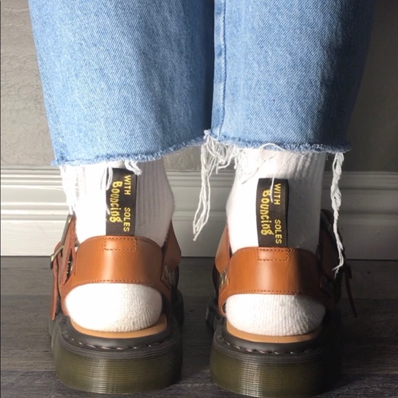 Dr. Martens Gryphon Strap Sandals Oak Analine - Picture 4 of 5